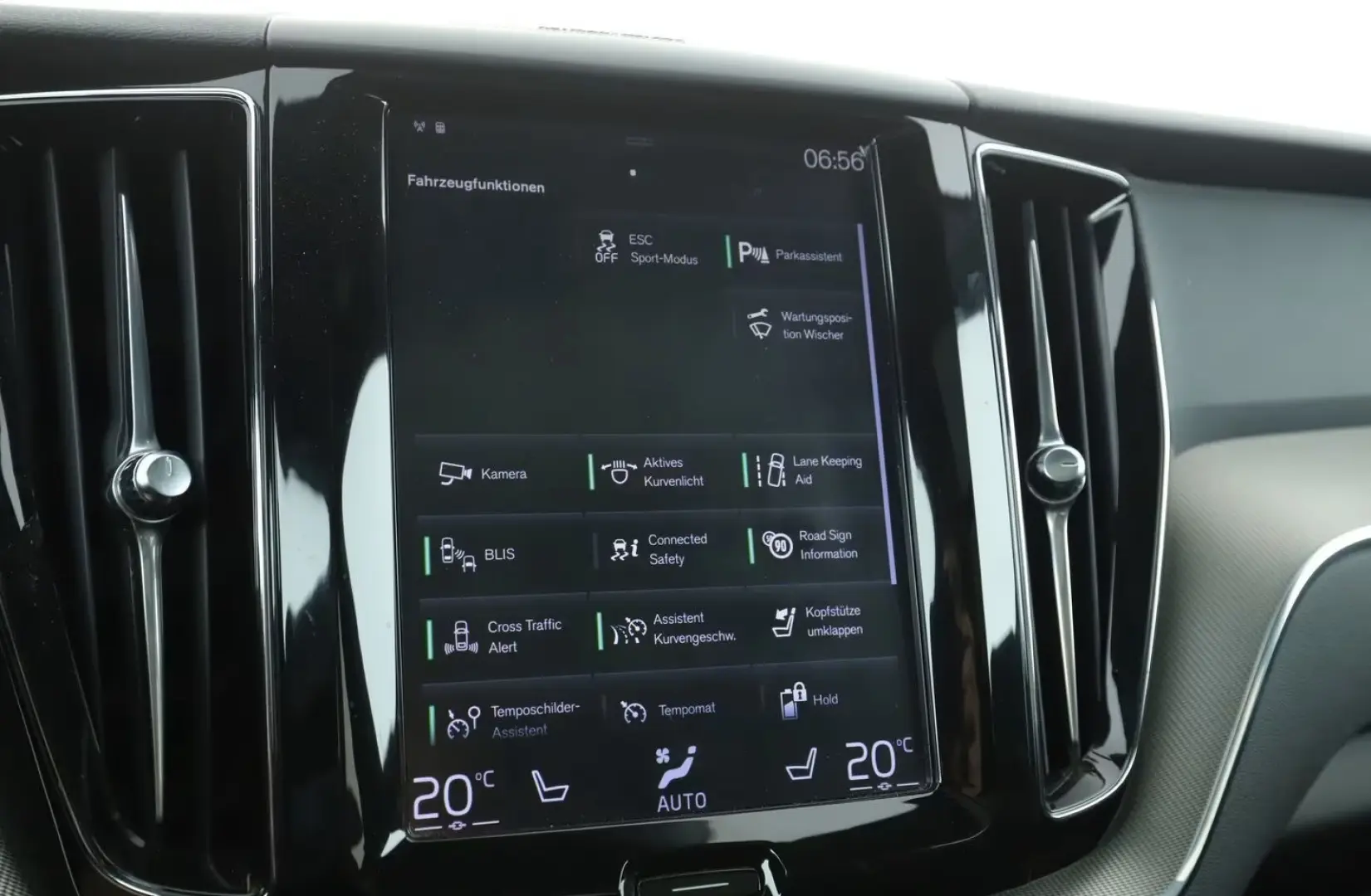 XC60 2.0 T6 Plug-in Hybrid R Design AWD Aut.*LED