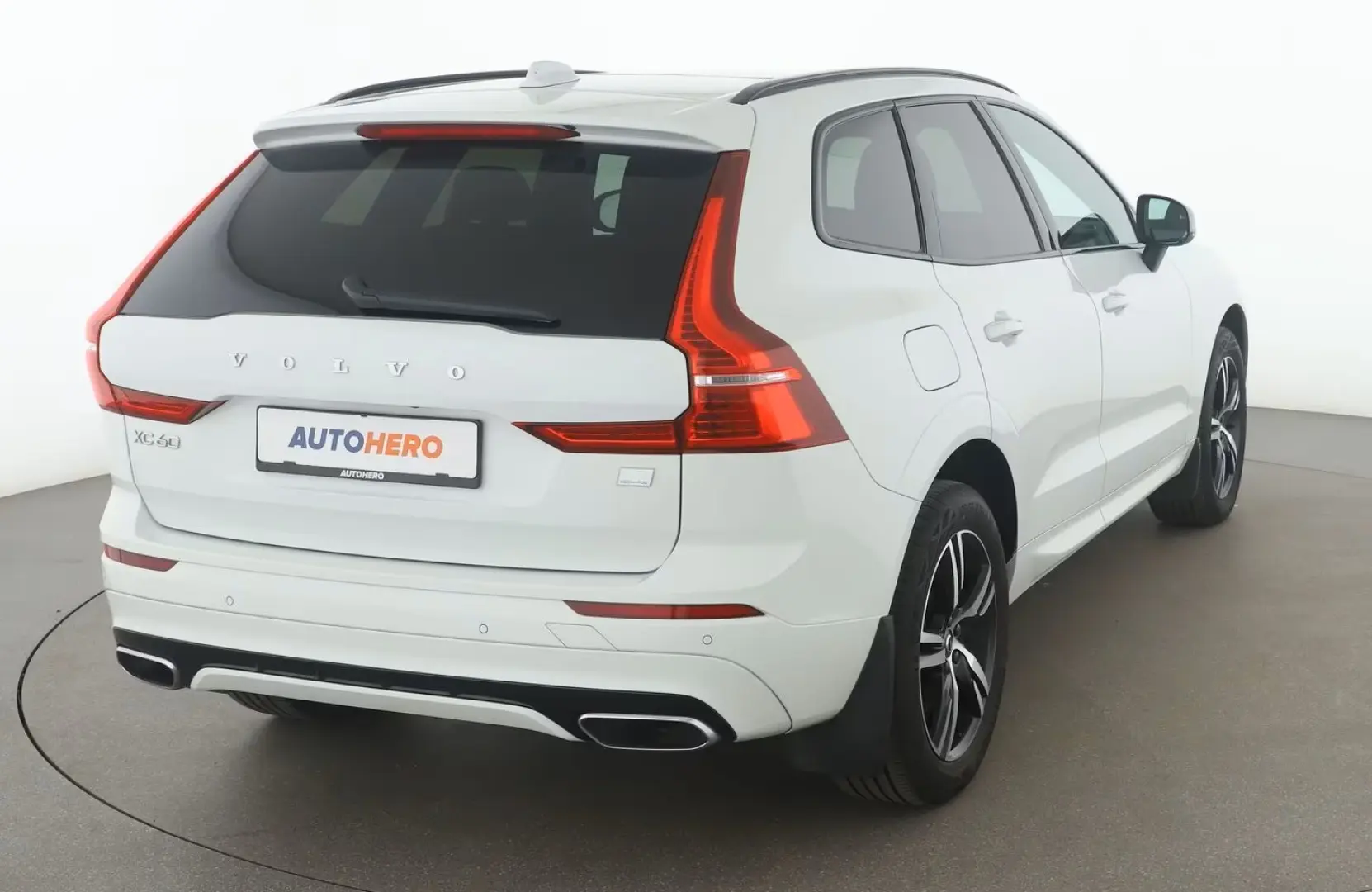 XC60 2.0 T6 Plug-in Hybrid R Design AWD Aut.*LED