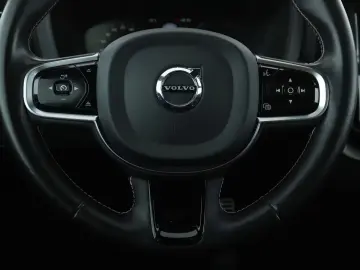 XC60 2.0 T6 Plug-in Hybrid R Design AWD Aut.*LED