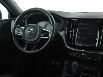 XC60 2.0 T6 Plug-in Hybrid R Design AWD Aut.*LED