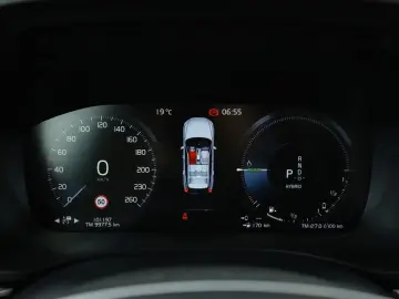 XC60 2.0 T6 Plug-in Hybrid R Design AWD Aut.*LED
