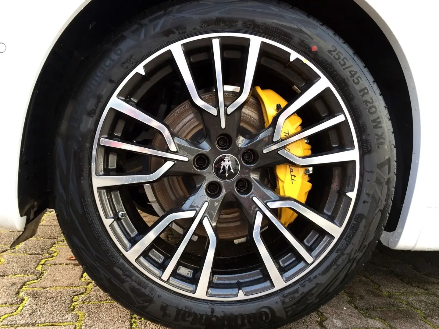 Grecale Modena Hybrid AWD MJ 23 ACC HUD LED SD