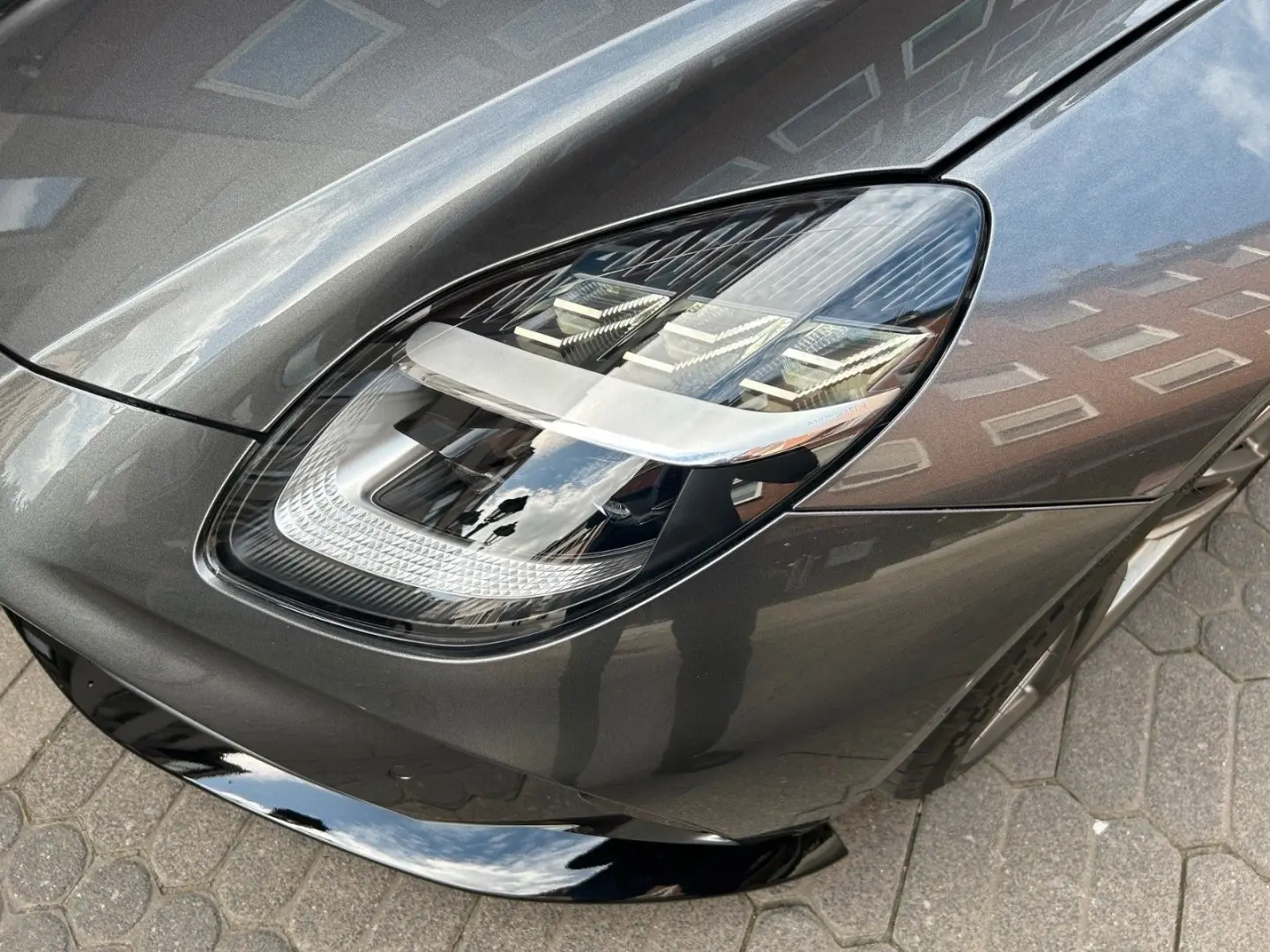 V8 Vantage