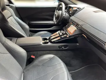 V8 Vantage
