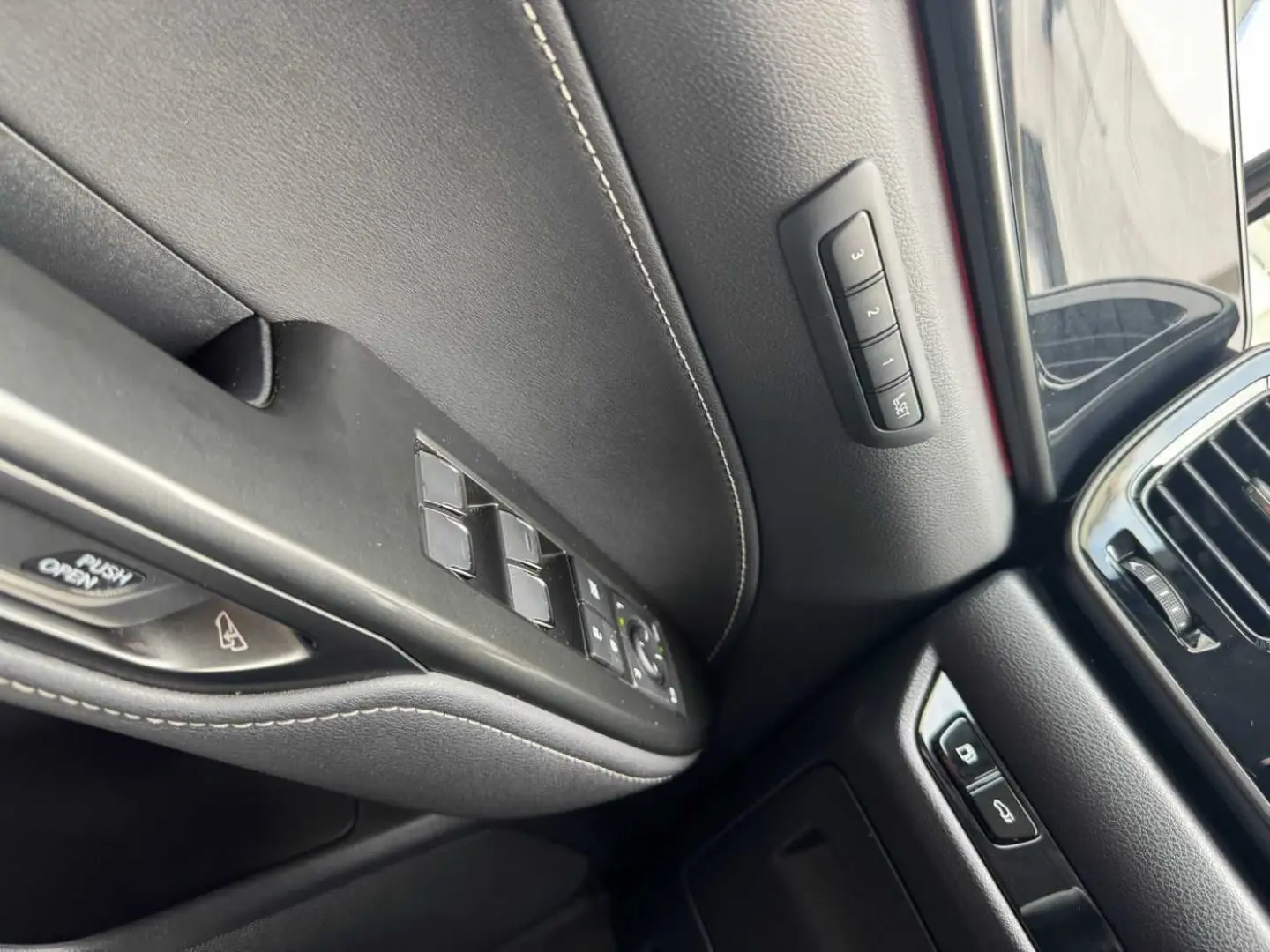 NX450h+ E-Four Executive Line * Interior & Techn