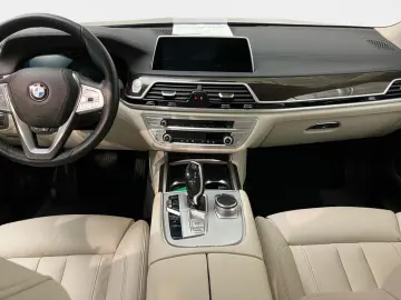 740d xDrive DrivAssProf+Innovation+Komfortsitze