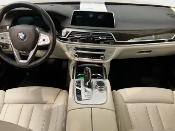 740d xDrive DrivAssProf+Innovation+Komfortsitze