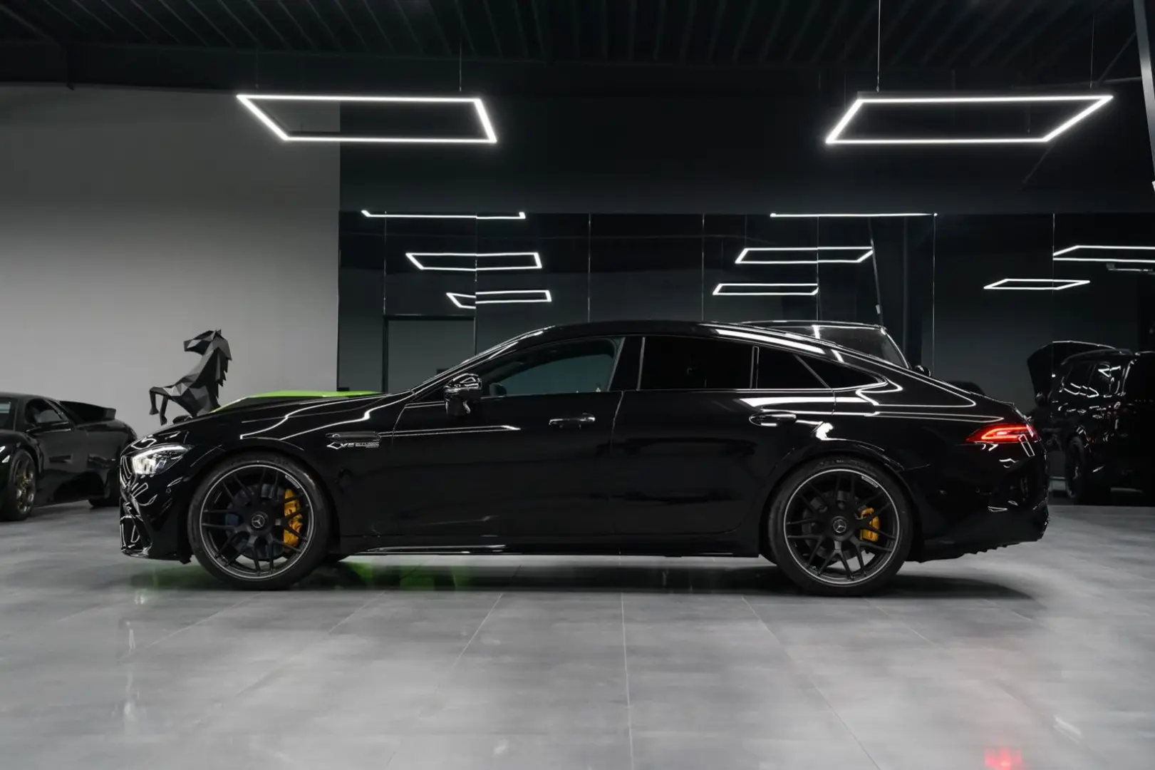 AMG GT 63 S 4Matic+ Exclusiv-HeadUp-21
