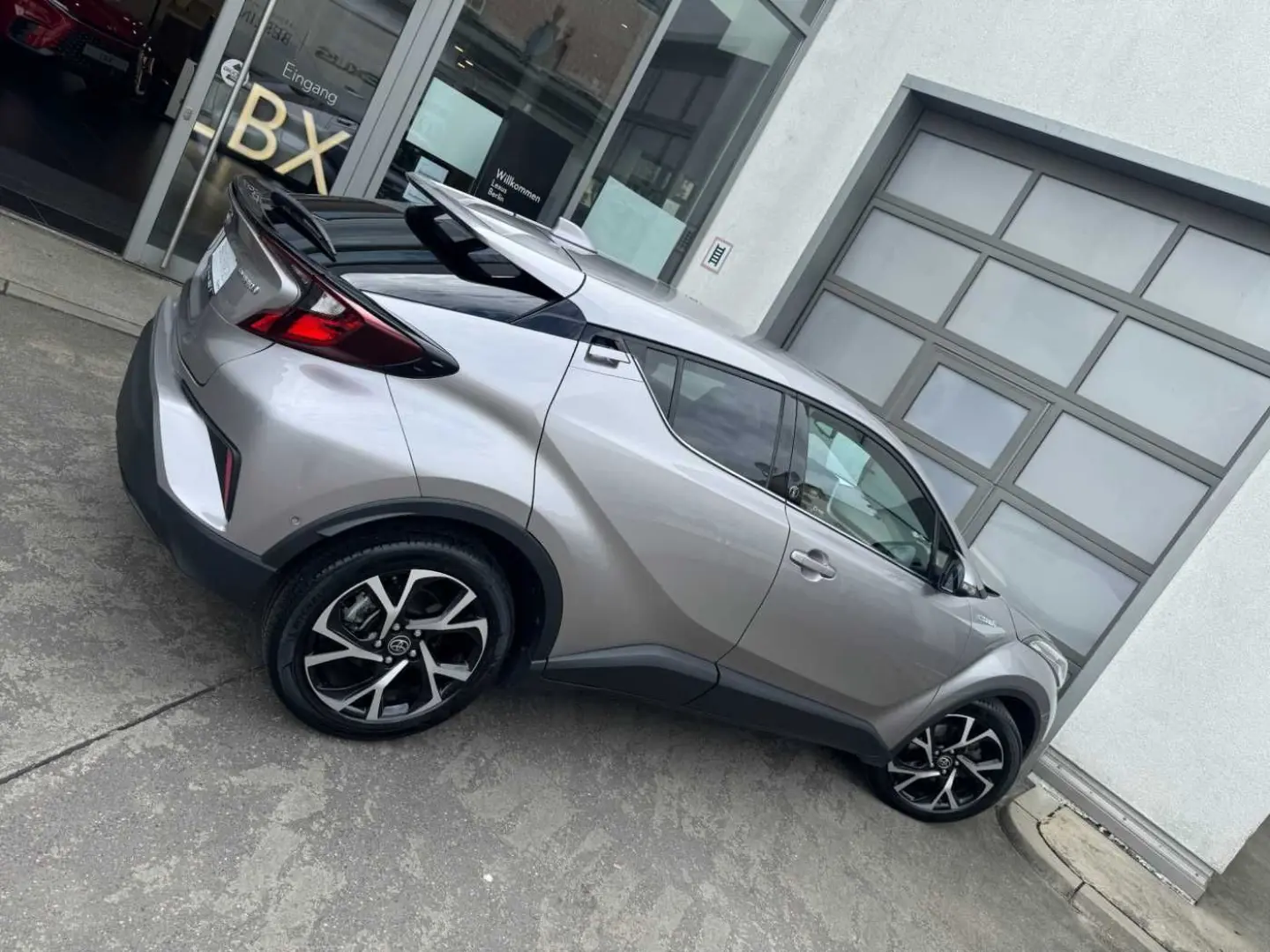 C-HR Hybrid Team D * All-Wetter-Reifen *