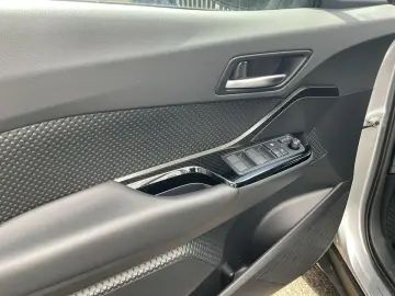 C-HR HYBRID TEAM D 1.8 16V NAVI+ACC+BI-LED+RFK+S