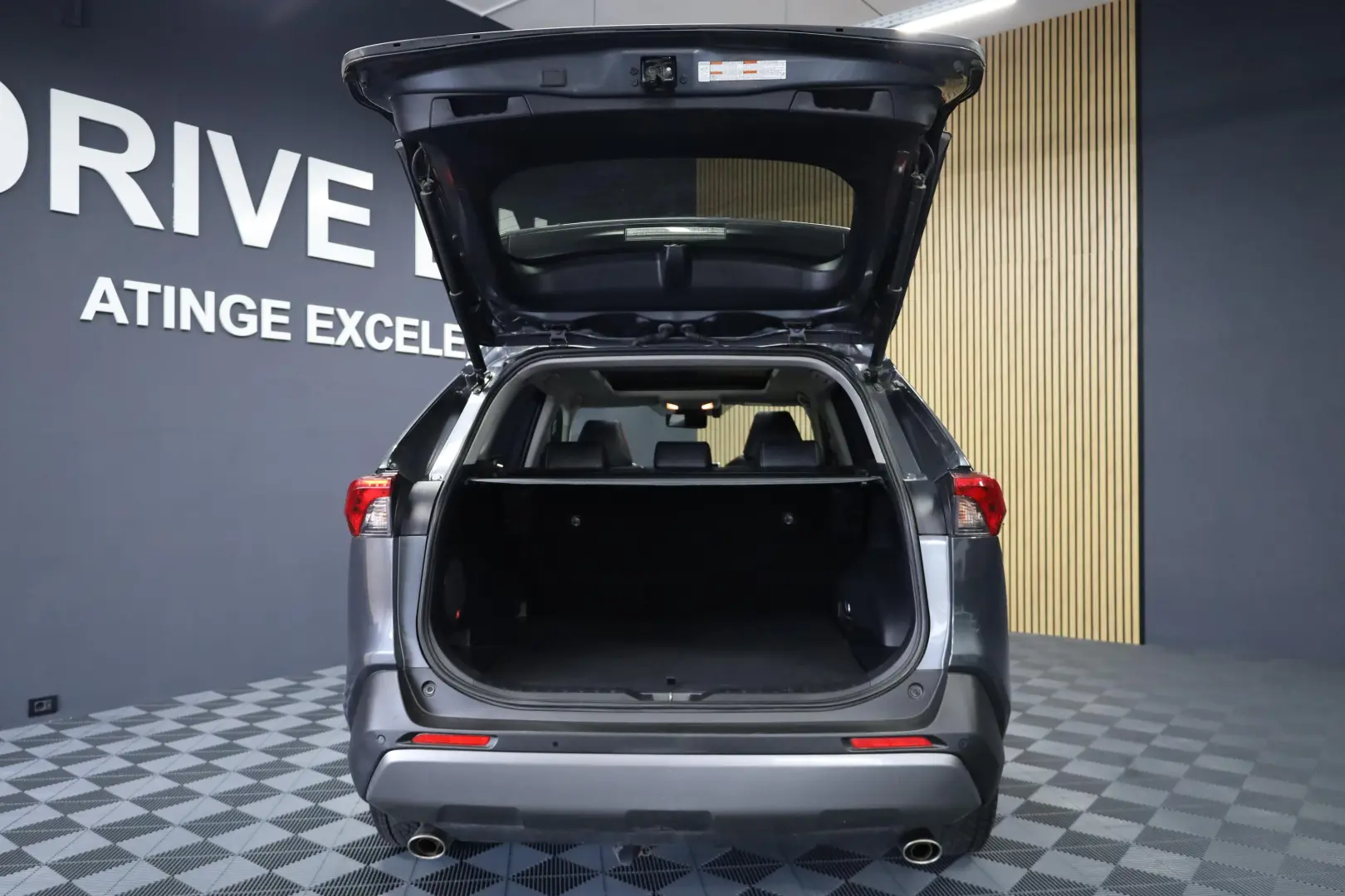 TOYOTA RAV4 - 2.5i i-AWD Hibrid Premium Plus