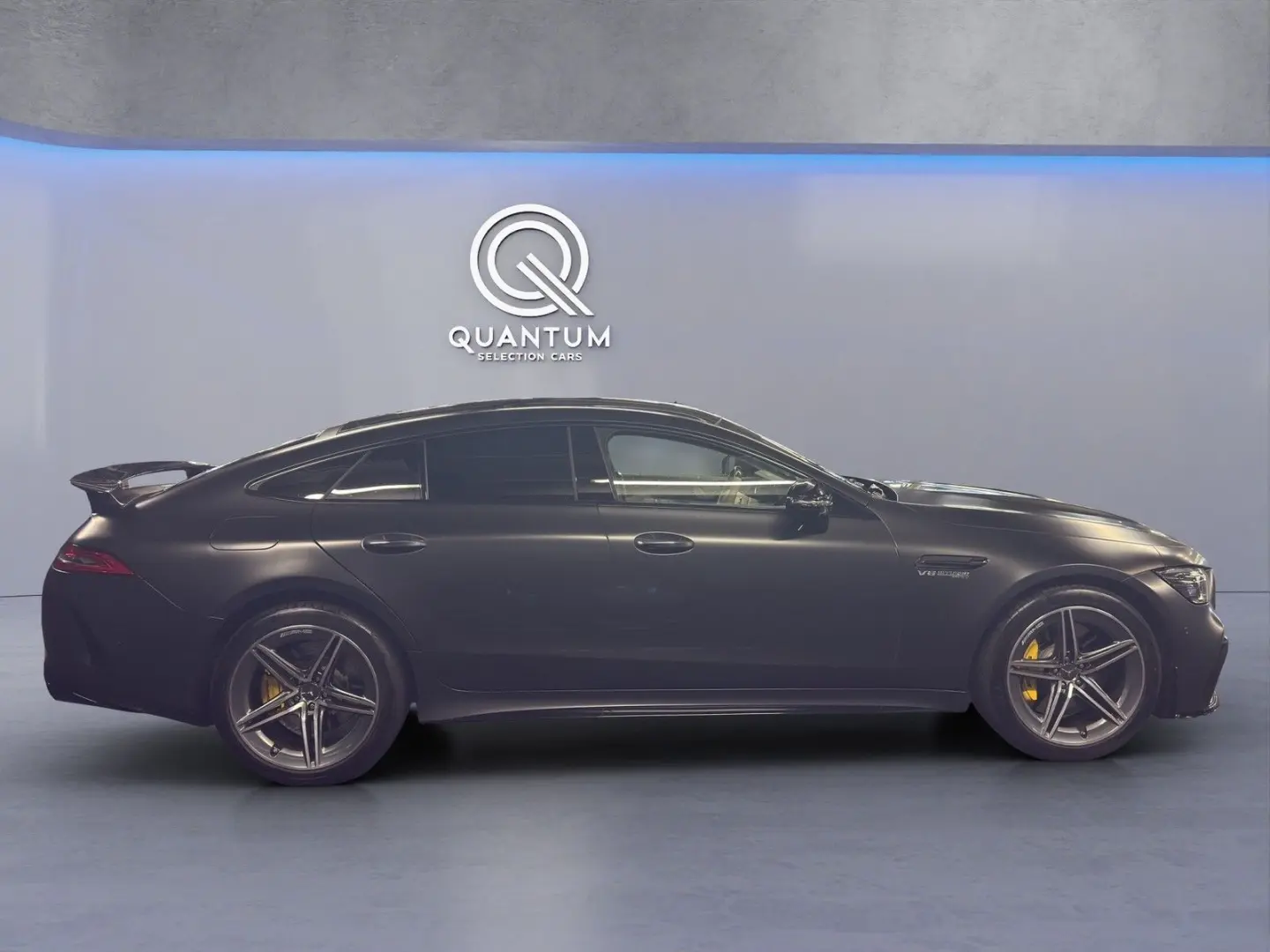 GT63 *AERO*Schalensitz*Designo*SAGA*Night*