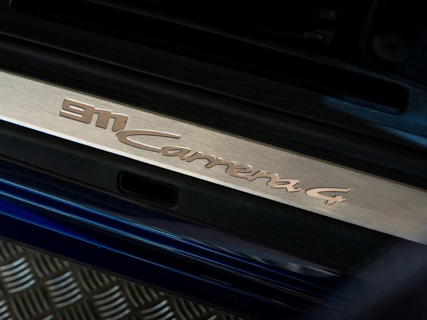 911 Carrera 4  Approved