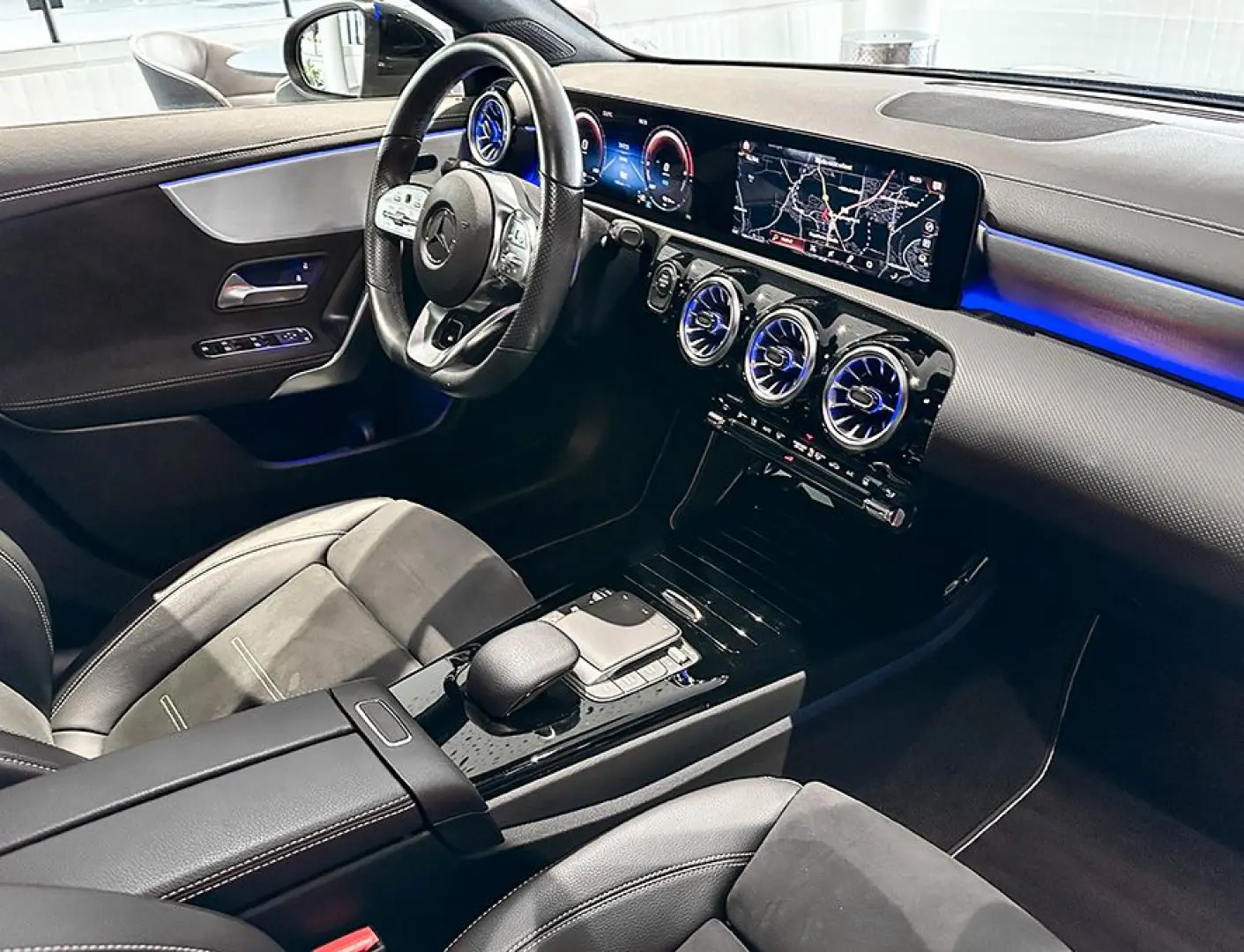 CLA 250 e AMGLi+ED2020+NIGHT+LED+MBUX+SOUND