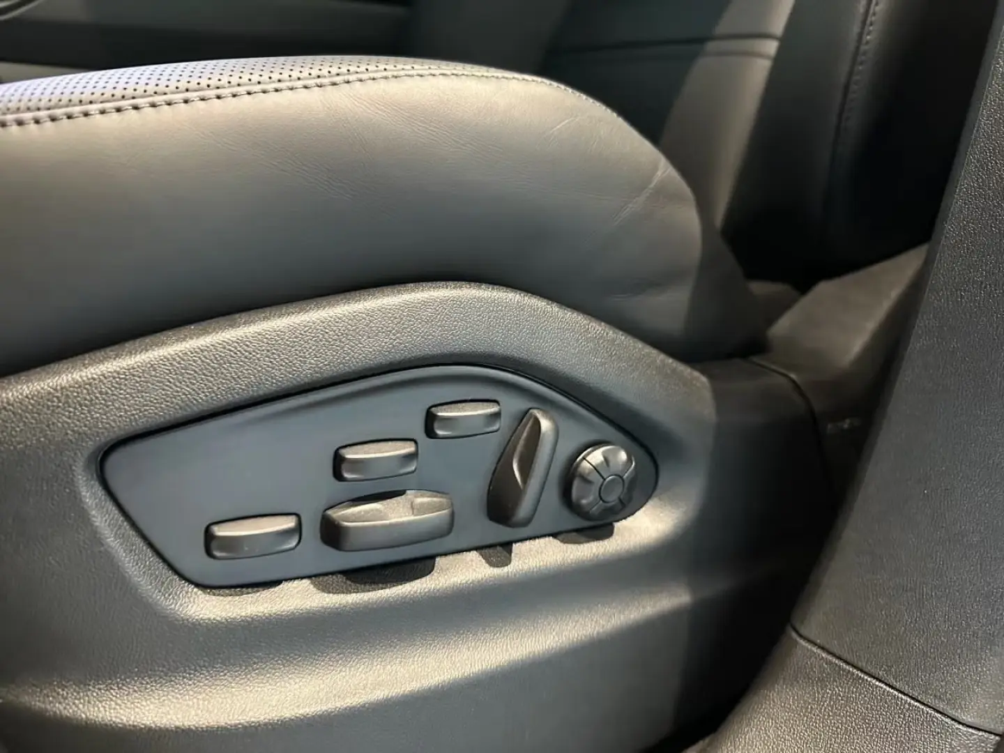 Porsche Cayenne- HUD/Passanger Display/Ventilatie
