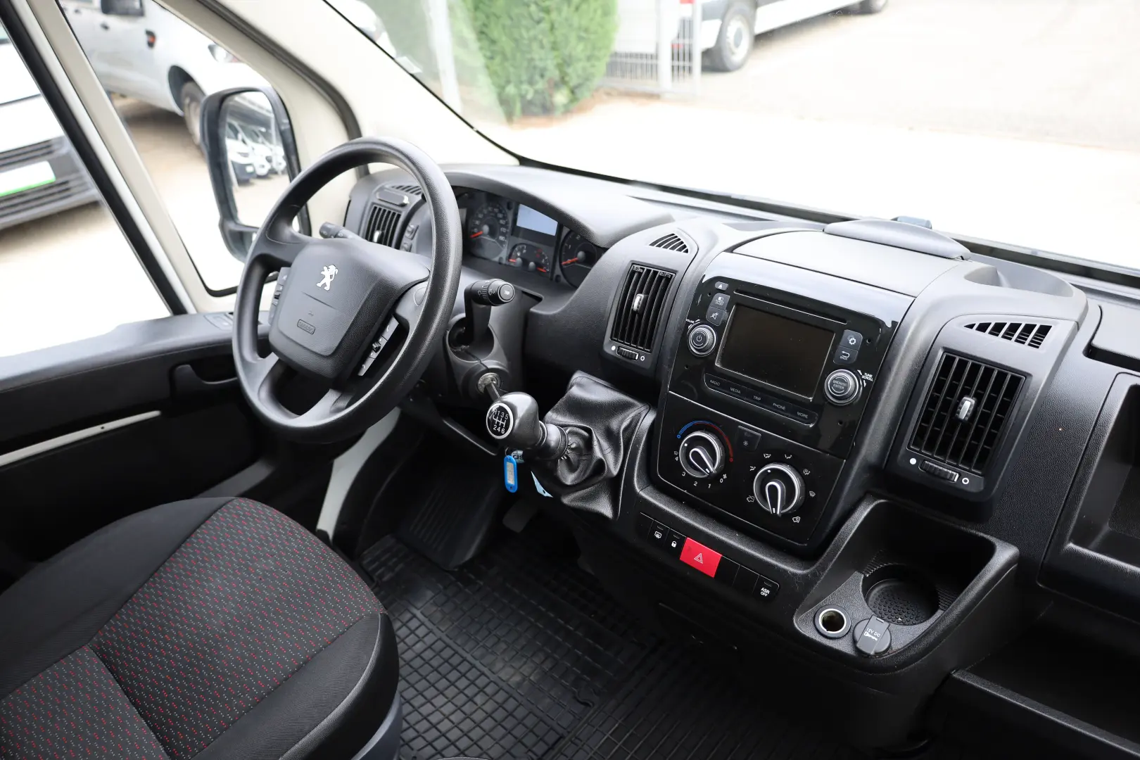 Peugeot Boxer L2H2 2.2D 120CP
