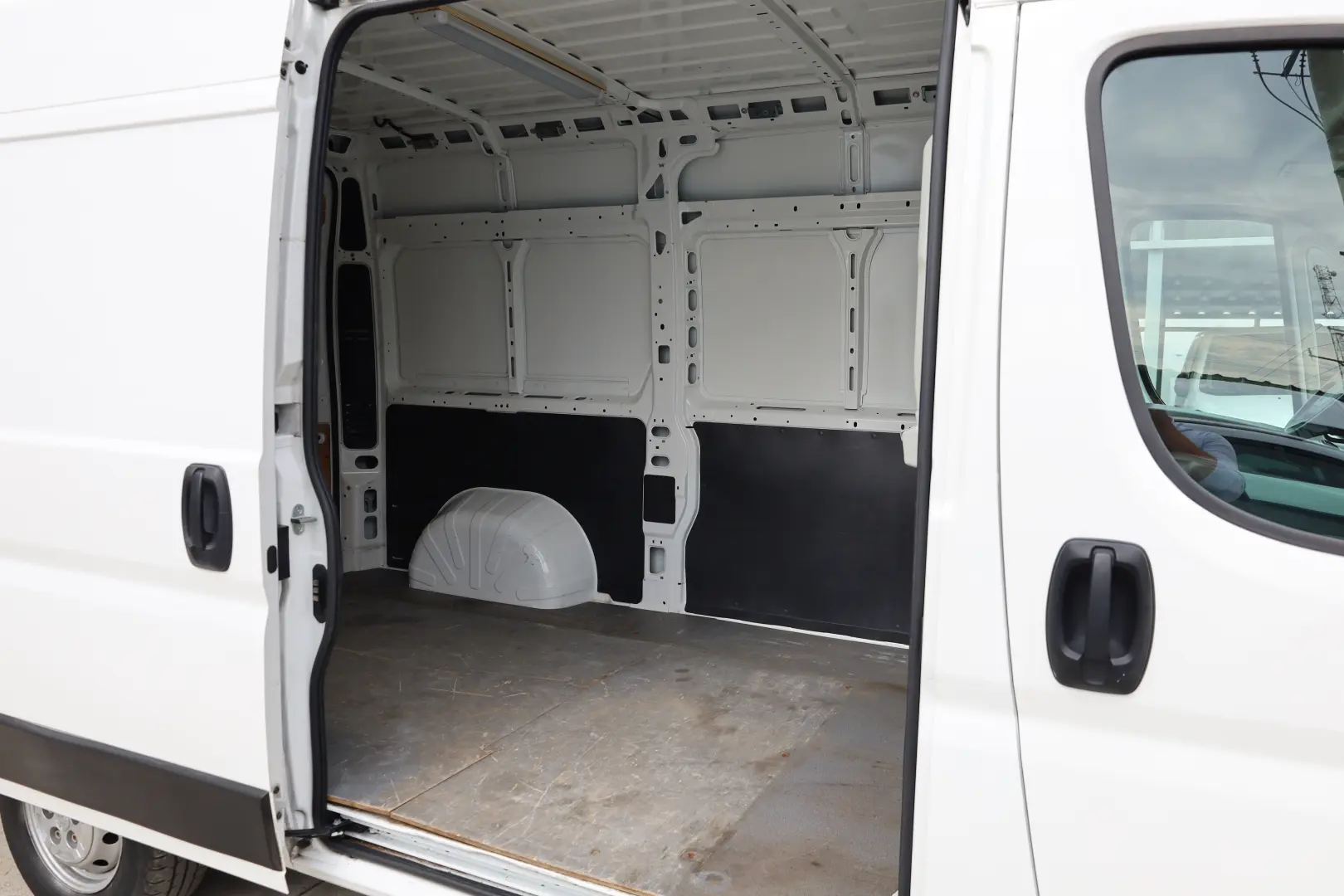 Peugeot Boxer L2H2 2.2D 120CP