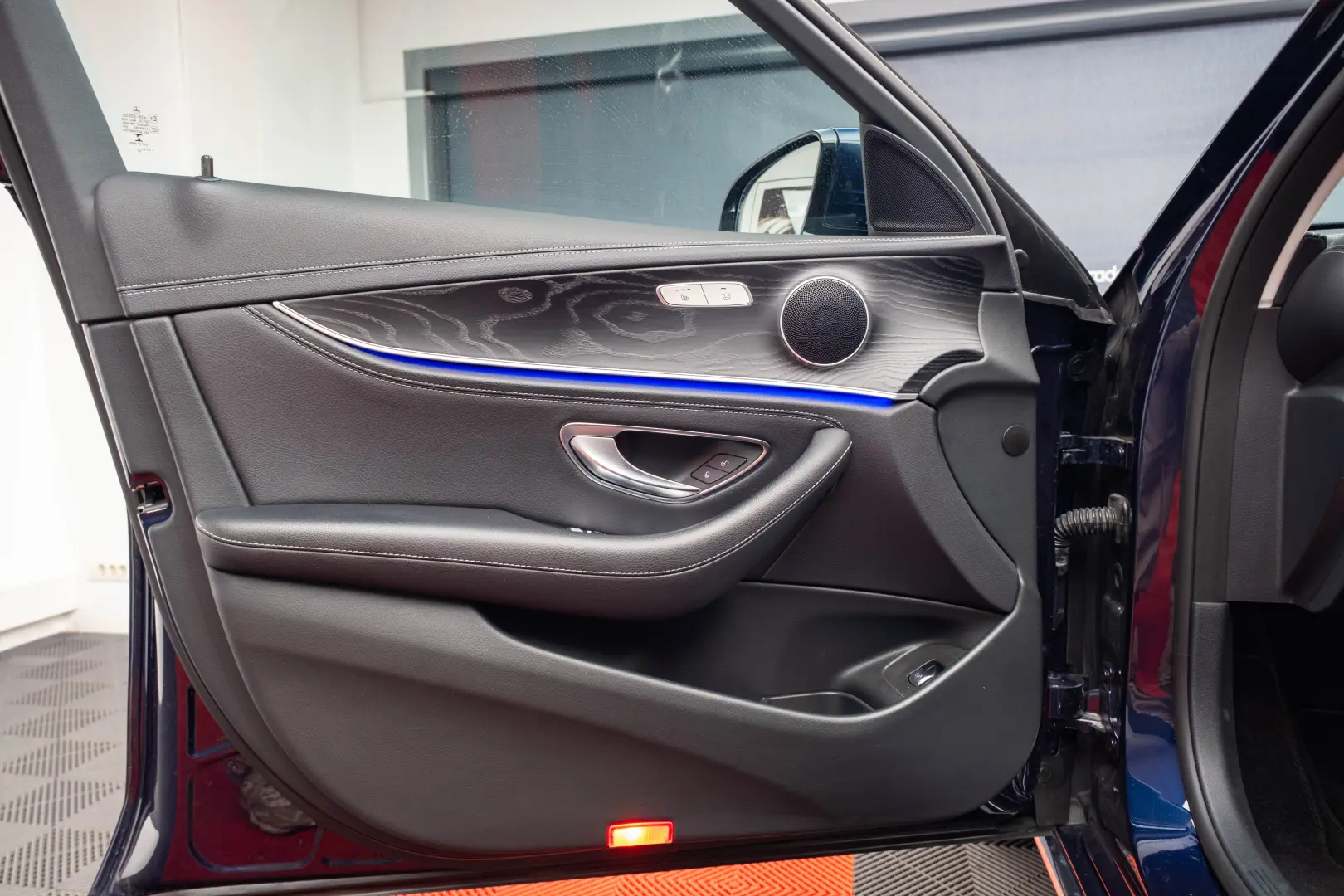 Mercedes-Benz E300DE Multibeam Ambient BlindSpot WeBasto