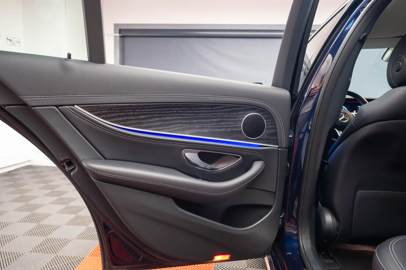 Mercedes-Benz E300DE Multibeam Ambient BlindSpot WeBasto