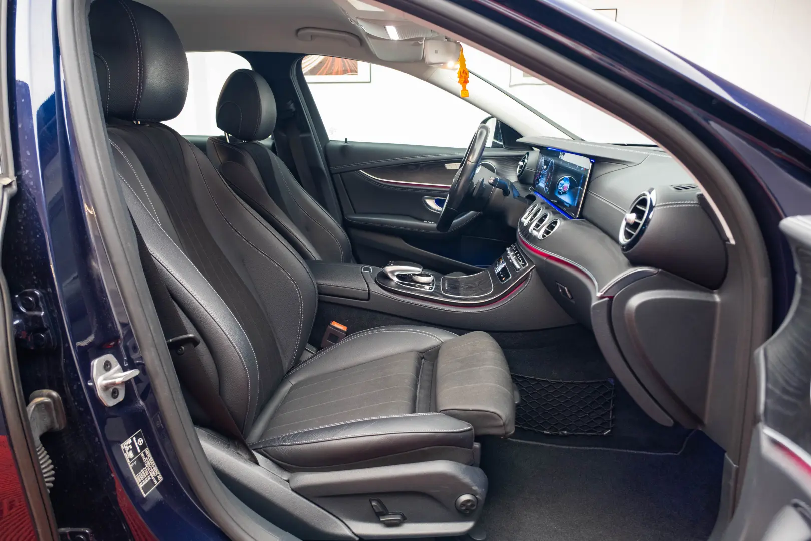 Mercedes-Benz E300DE Multibeam Ambient BlindSpot WeBasto