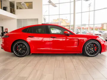 Porsche Panamera 4 GTS