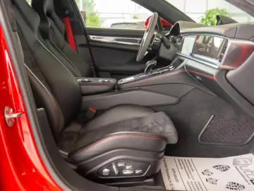 Porsche Panamera 4 GTS
