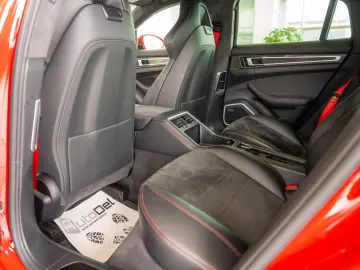 Porsche Panamera 4 GTS