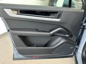 Porsche Cayenne- Matrix/ACC/Ventilatie