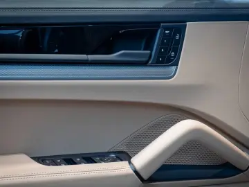 Porsche Cayenne SportDesign 22Zoll Massage