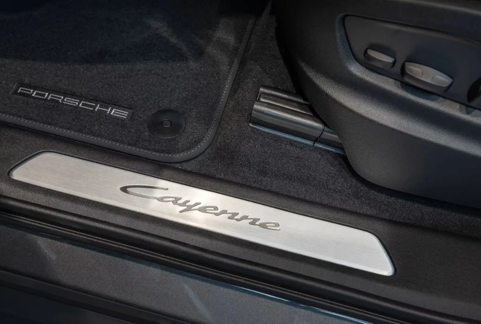 Porsche Cayenne SportDesign 22Zoll Massage