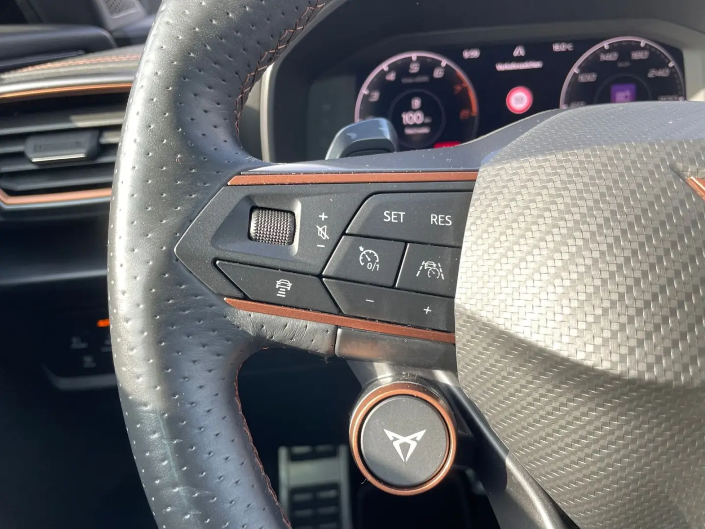 Formentor VZ 2.0 TSI DSG 4Drive Navi Panoramadac