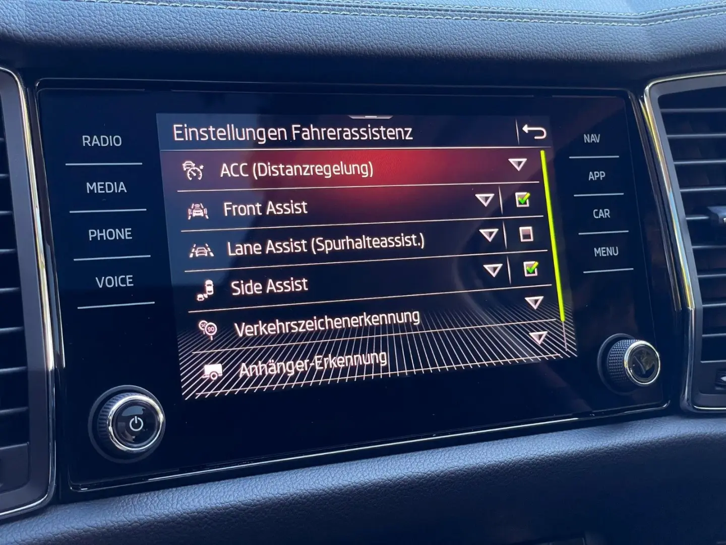 Kodiaq Style LED AHK DAB ACC Kam. Navi