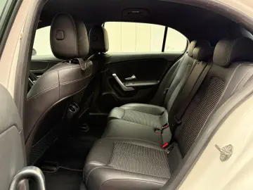 Mercedes-Benz A200d