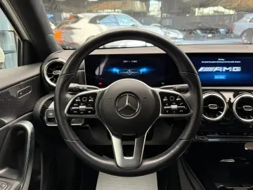 Mercedes-Benz A200d