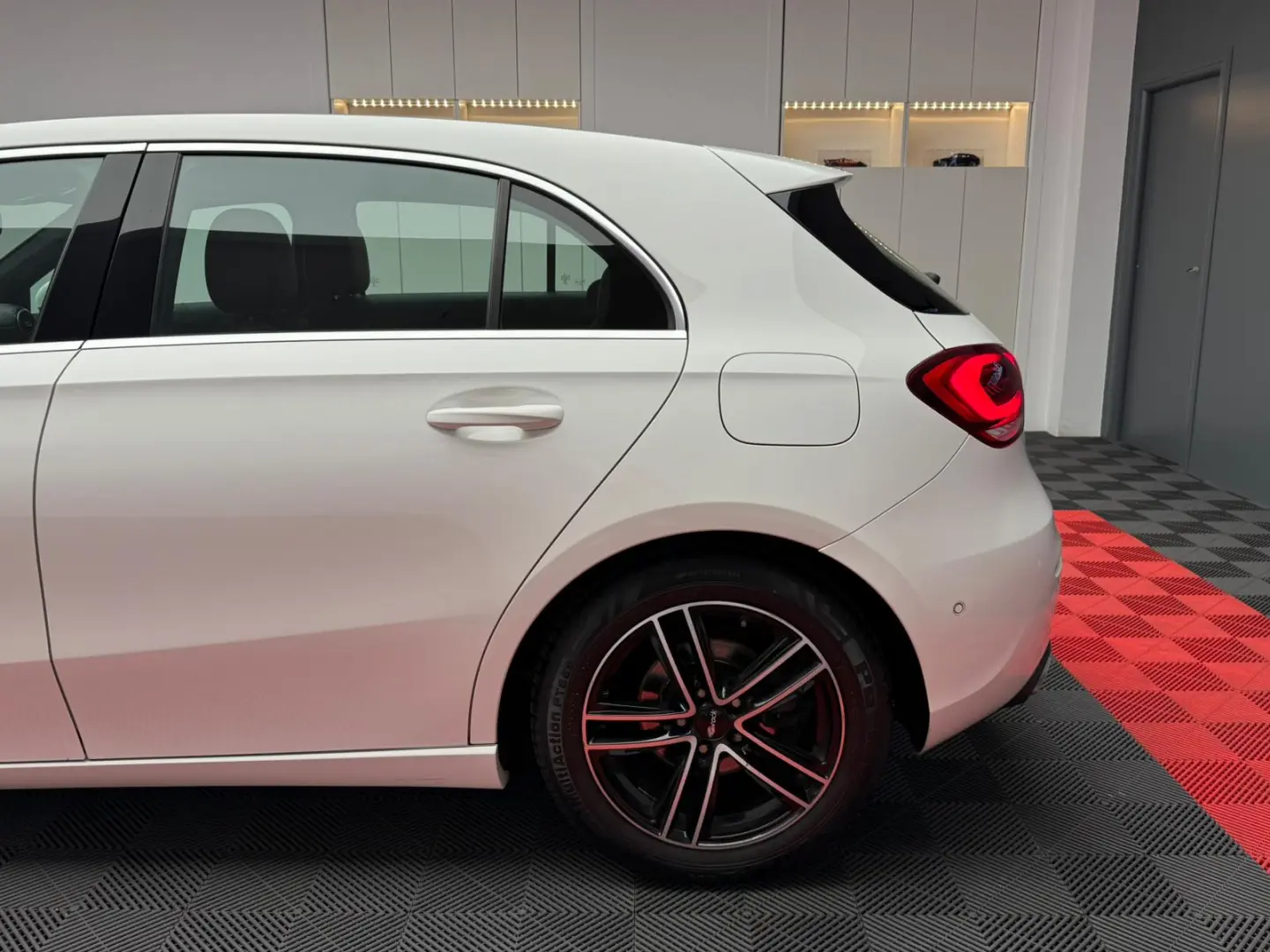 Mercedes-Benz A200d