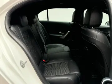 Mercedes-Benz A200d