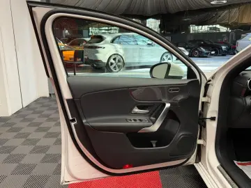 Mercedes-Benz A200d