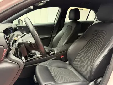 Mercedes-Benz A200d