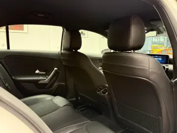 Mercedes-Benz A200d