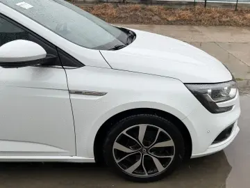 RENAULT MEGANE GRANDTOUR 1.3Tce BOSE EDITION