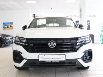 Touareg 2x R-Line Black Style Luft AHK STHZ Pano