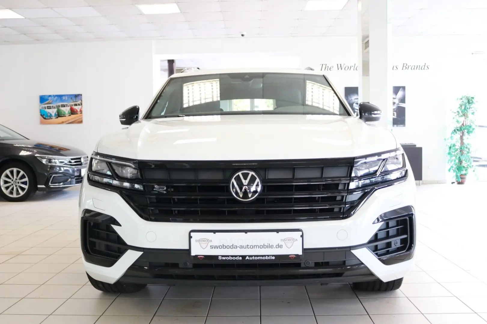 Touareg 2x R-Line Black Style Luft AHK STHZ Pano