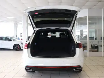 Touareg 2x R-Line Black Style Luft AHK STHZ Pano