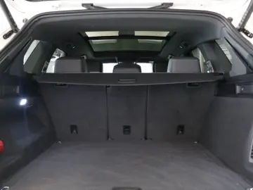 Touareg 2x R-Line Black Style Luft AHK STHZ Pano