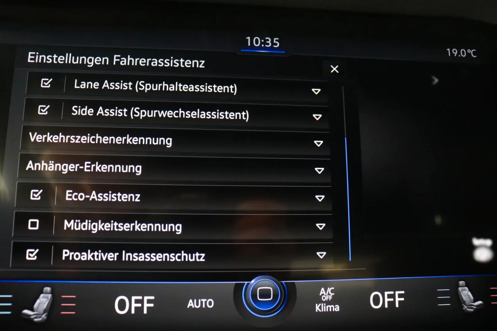 Touareg 2x R-Line Black Style Luft AHK STHZ Pano