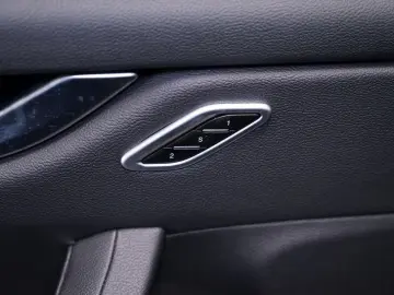 Levante 330 MHEV GT Aut*ACC*LED*Pano*RFK*LEDER*N