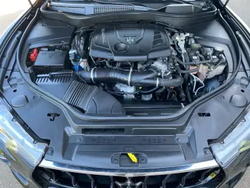 Levante GT Hybrid MY22 SPORTPAKET / FAHRASSIST+