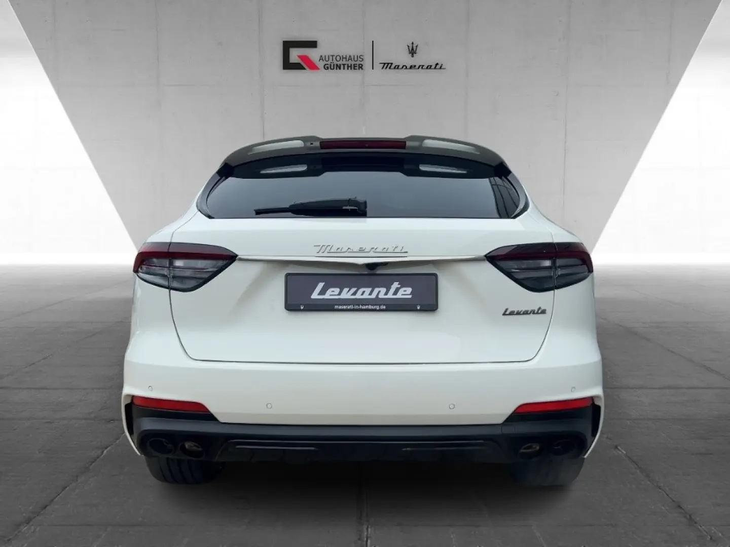 Levante Modena S 430PS Bianco&Nero/Top-Options