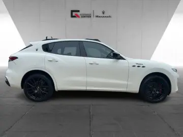 Levante Modena S 430PS Bianco&Nero/Top-Options