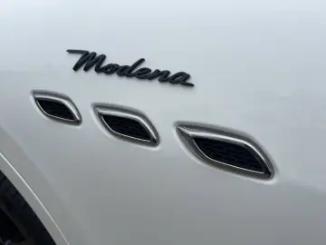 Levante Modena S 430PS Bianco&Nero/Top-Options